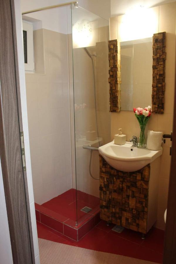 Apartament Dania & Petru Leilighet Tîrgu Ocna Eksteriør bilde